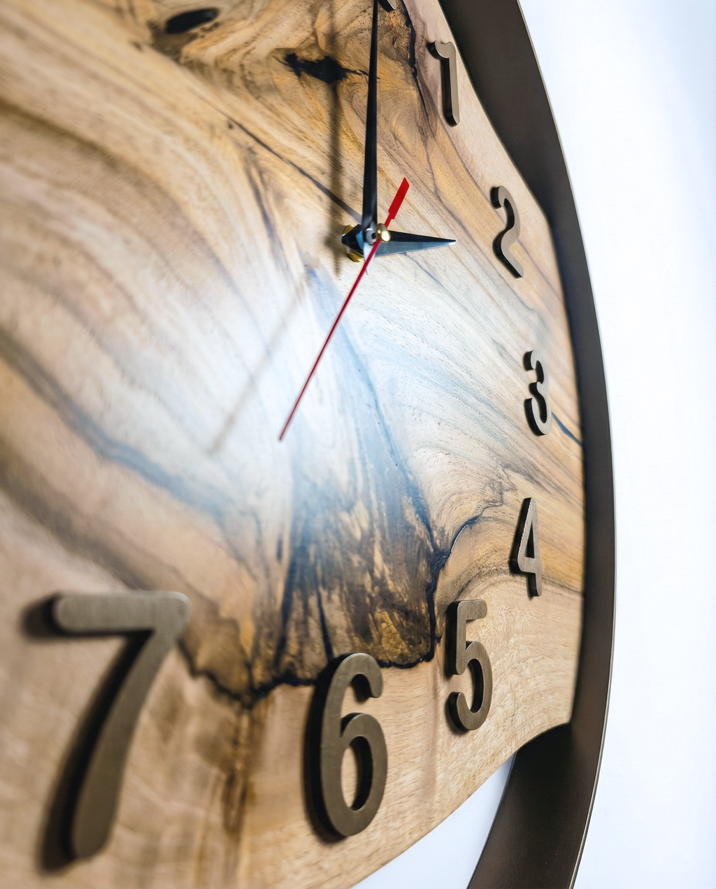 Handcrafted Live Edge European Walnut Wall Clock AETERNUM 20"