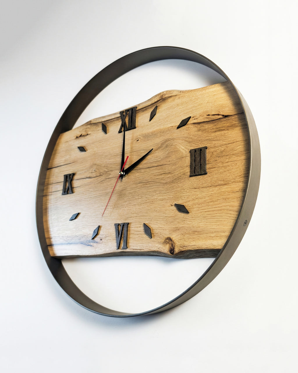 Handcrafted Live Edge European Oak Wall Clock RELICTUM GOLD 19"