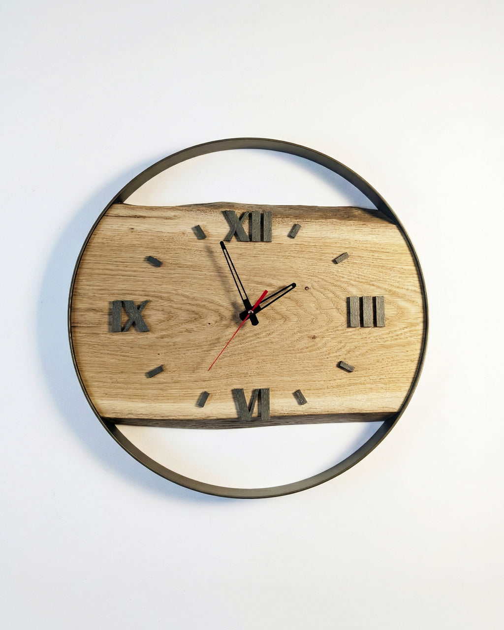 Handcrafted Live Edge European Oak Wall Clock RELICTUM GOLD 18"