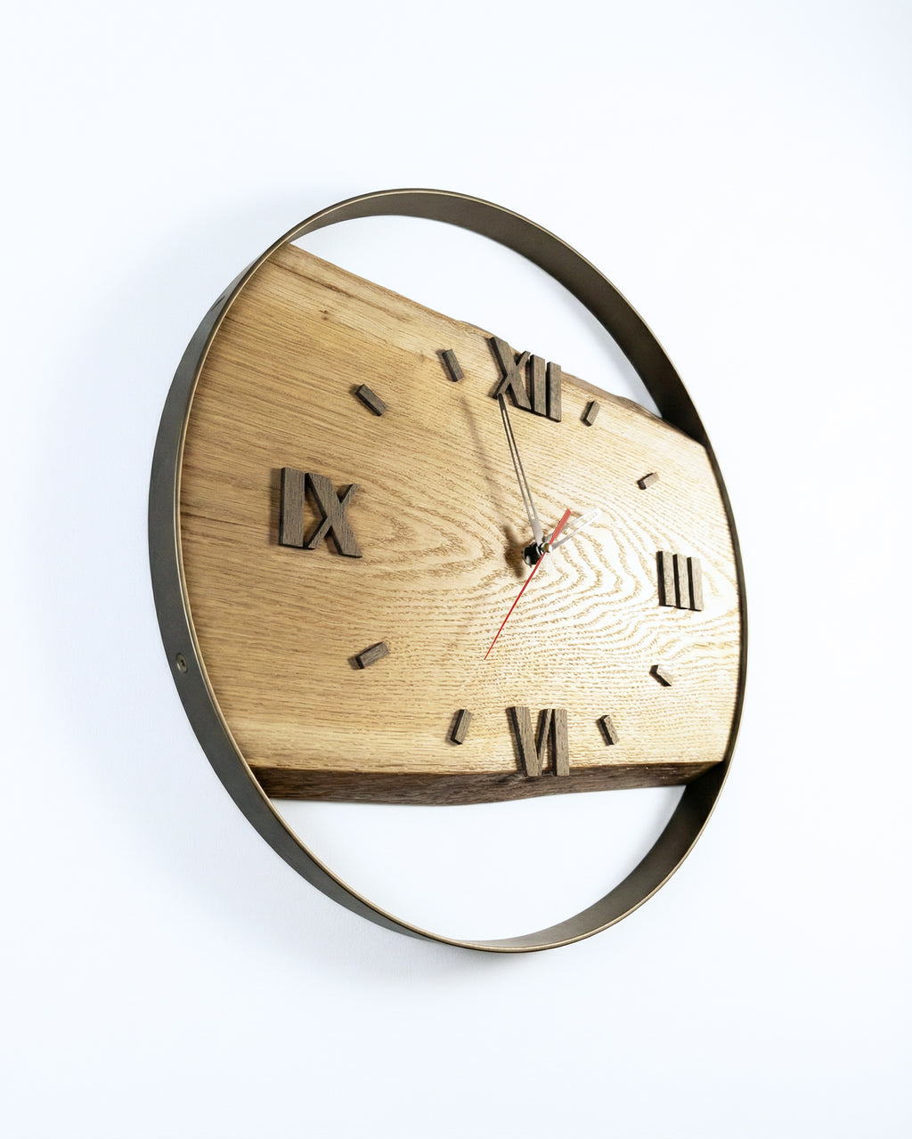 Handcrafted Live Edge European Oak Wall Clock RELICTUM GOLD 18"