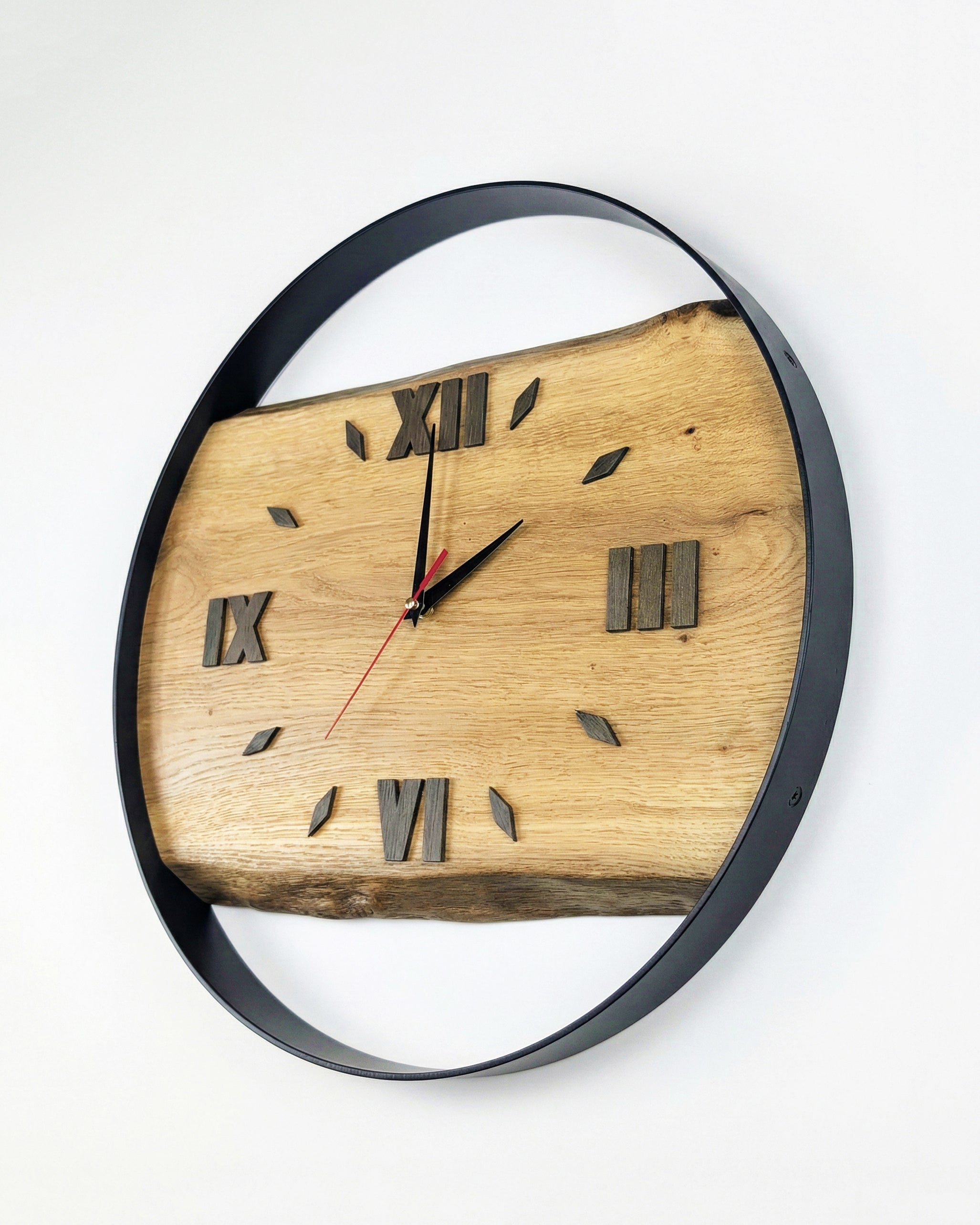 Handcrafted Live Edge European Oak Wall Clock RELICTUM BLACK 17 1/2"