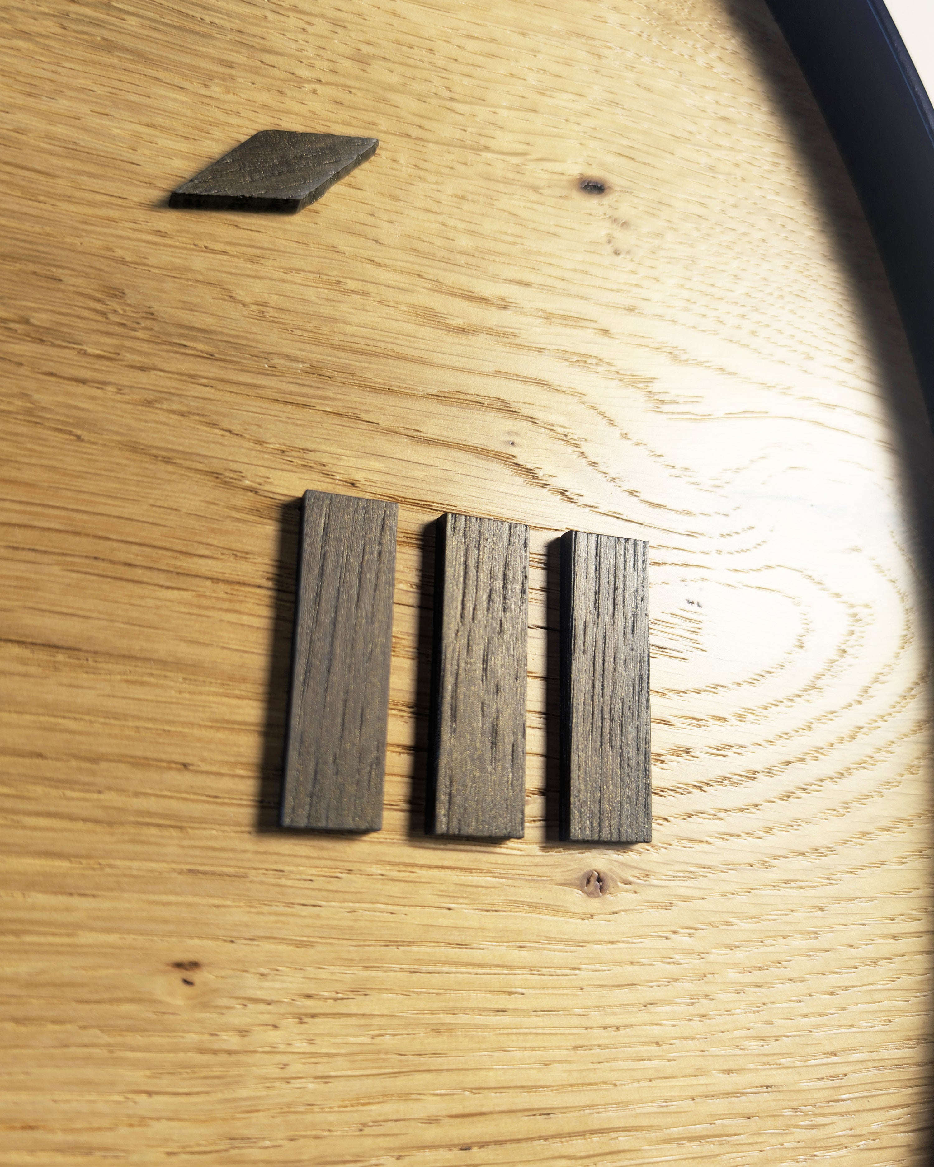 Handcrafted Live Edge European Oak Wall Clock RELICTUM BLACK 17 1/2"