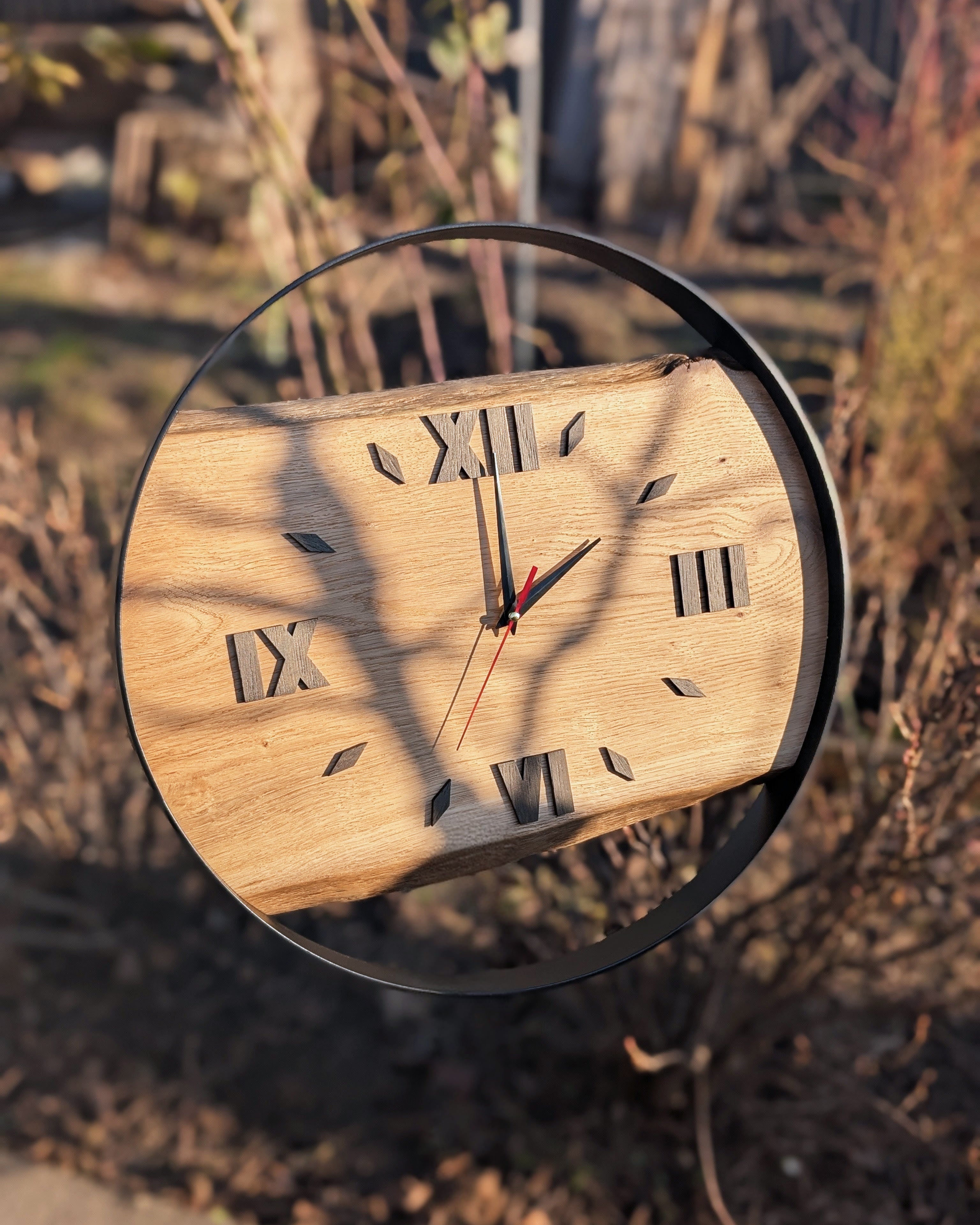 Handcrafted Live Edge European Oak Wall Clock RELICTUM BLACK 17 1/2"