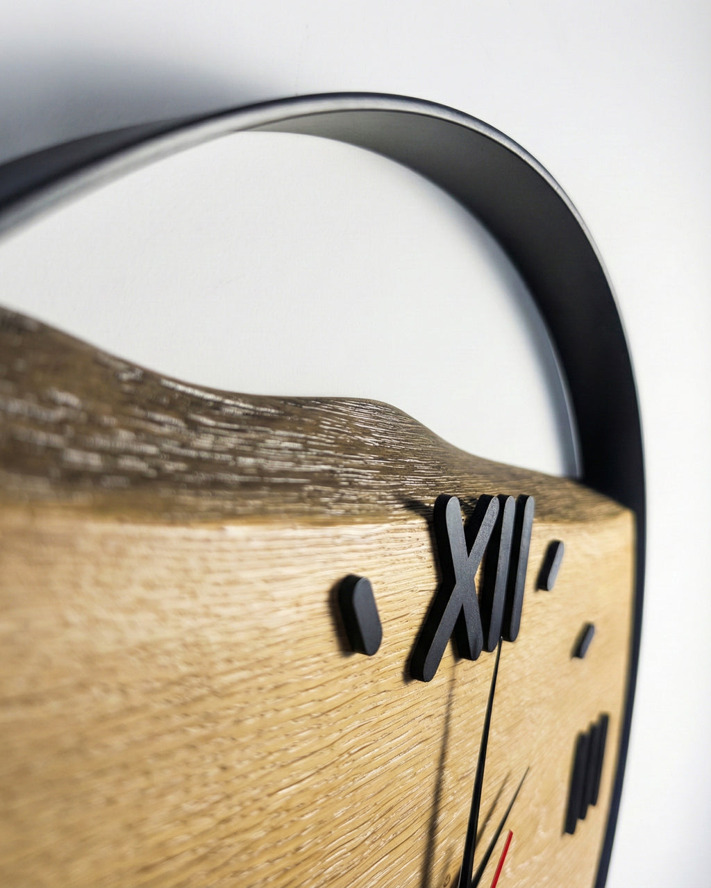 Handcrafted Live Edge European Oak Wall Clock RELICTUM SOFT 16"